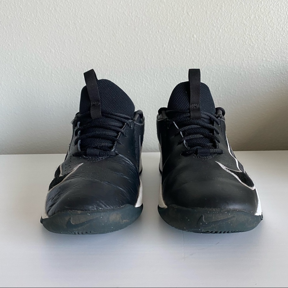 Nike, Black/White Hustle Quick 3 Basketball Shoes, Size 6 - Picture 2 of 9